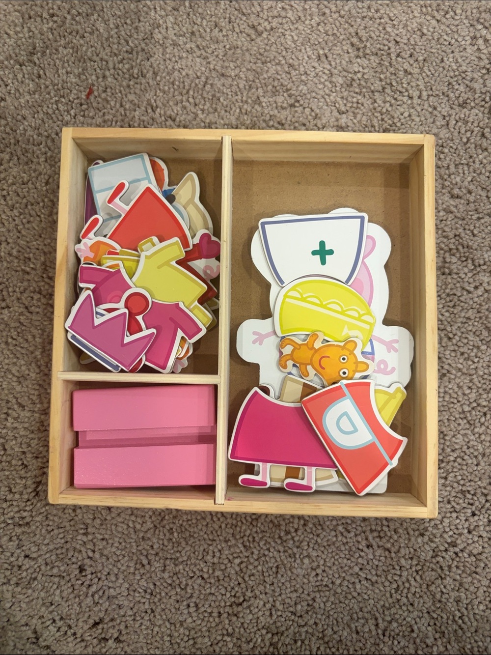 Peppa Pig Magnetic Dress-Up Toy Set - Pink & Yellow